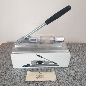 VTG - The Gourmet NutCracker By Handy Andy Worlds‎ Handiest 9" Nut Cracker